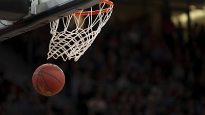 篮球精彩扣篮集锦：NBA全明星赛暴扣瞬间